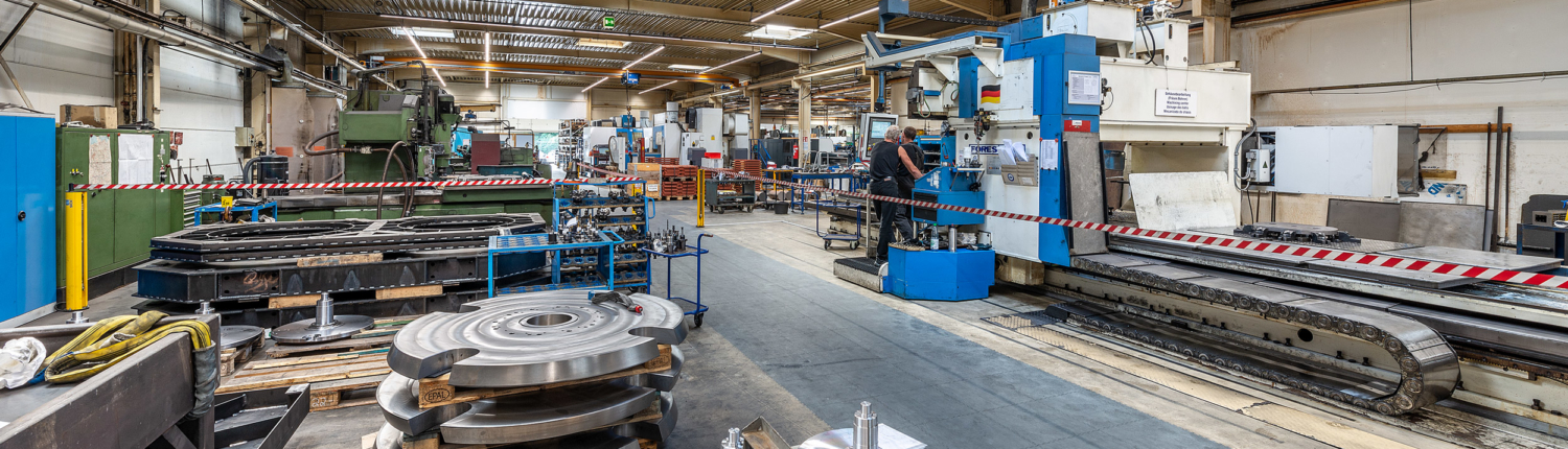 Herzog-Maschinen-Unternehmen-Headerslider-02-Werkstatt-Flechtmaschinen